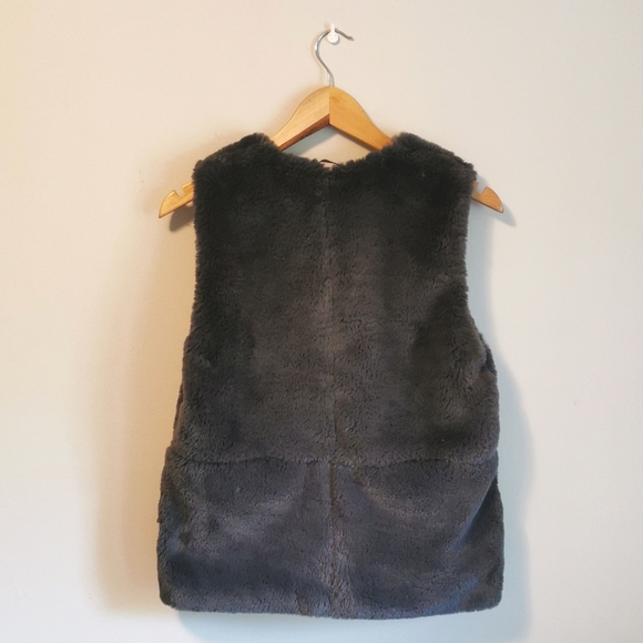 NWOT Zara Girls 11/12 Plush Faux Fur Vest - Picture 2 of 5